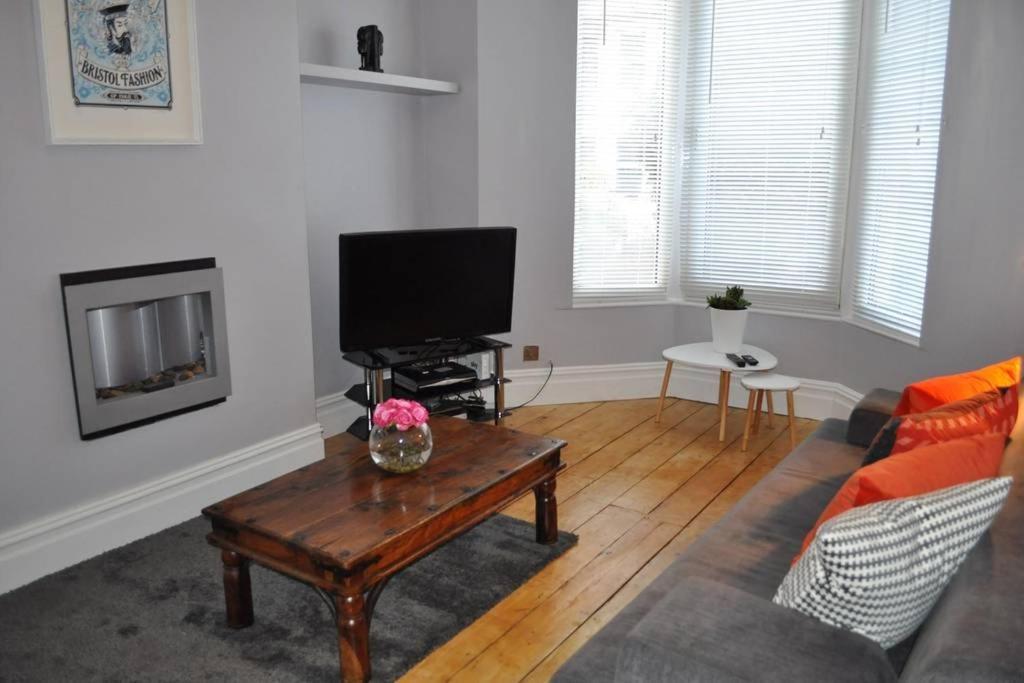 Holiday home Beautiful Large Victorian Waterfront House