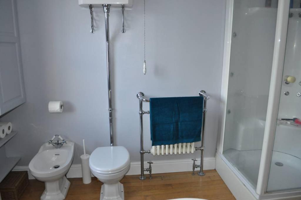 Beautiful Large Victorian Waterfront House Holiday home