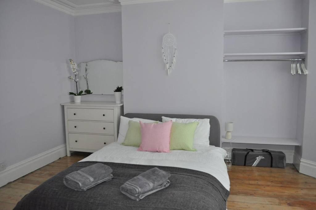 Beautiful Large Victorian Waterfront House * Bristol