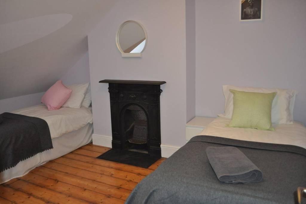 Holiday home Beautiful Large Victorian Waterfront House *