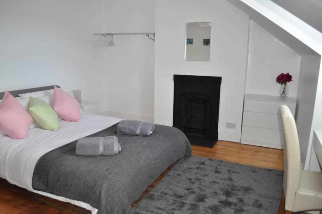 Holiday home Beautiful Large Victorian Waterfront House